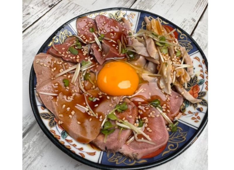 ほぼ新宿のれん街 朝挽きもつ焼きフィーバータイガーのアルバイト・バイト求人情報-07