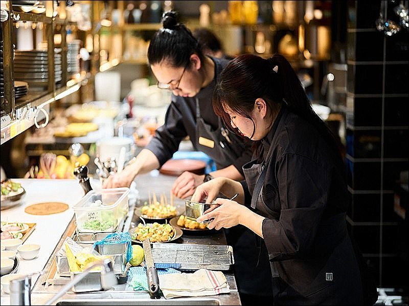 STELLAR WORKS Restaurant & Bar STELLAR WORKS Restaurant & Barの求人・転職情報