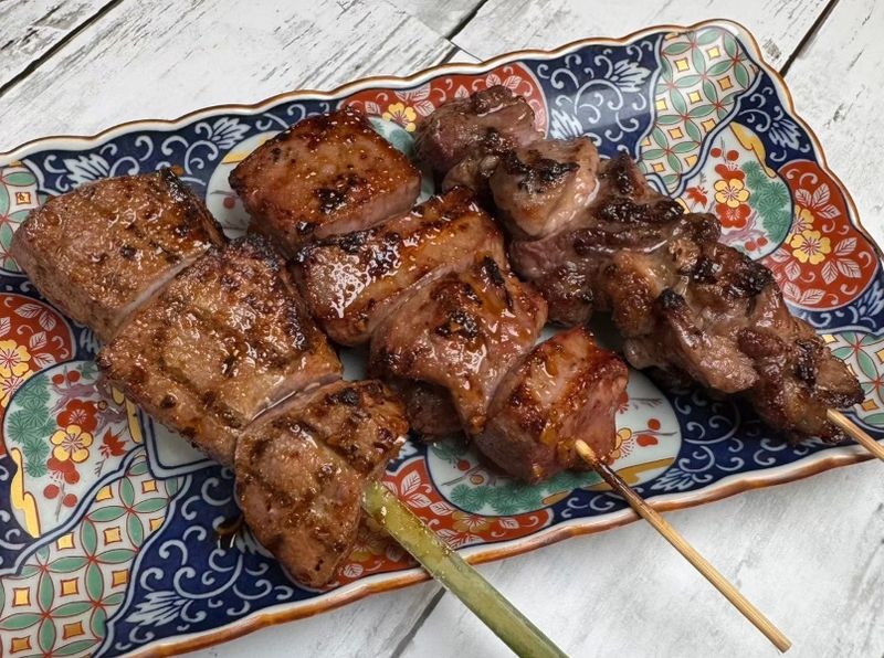 ほぼ新宿のれん街 朝挽きもつ焼きフィーバータイガーのアルバイト・バイト求人情報-08