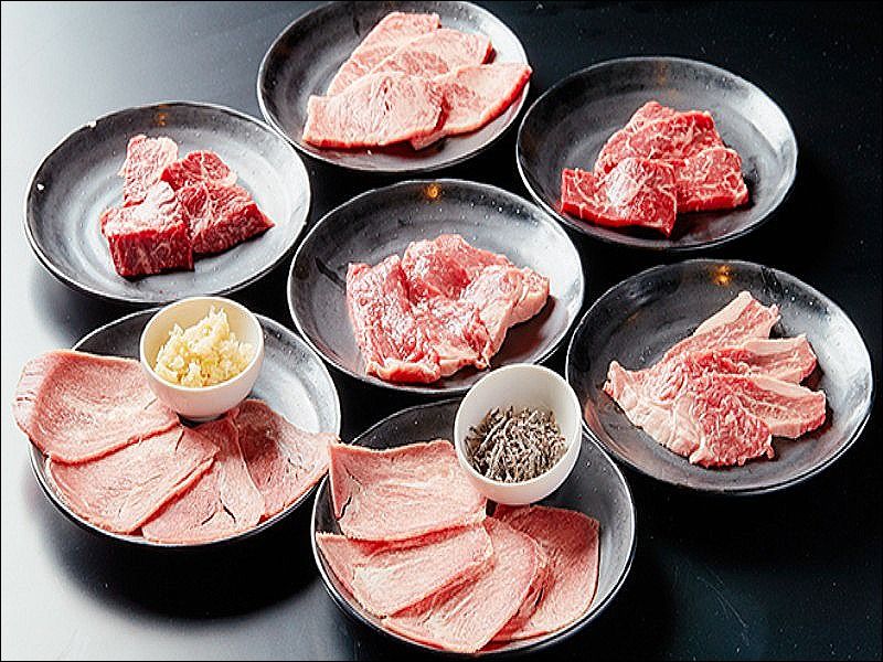 テーブルオーダーバイキング 焼肉 王道 川西店の求人・転職情報
