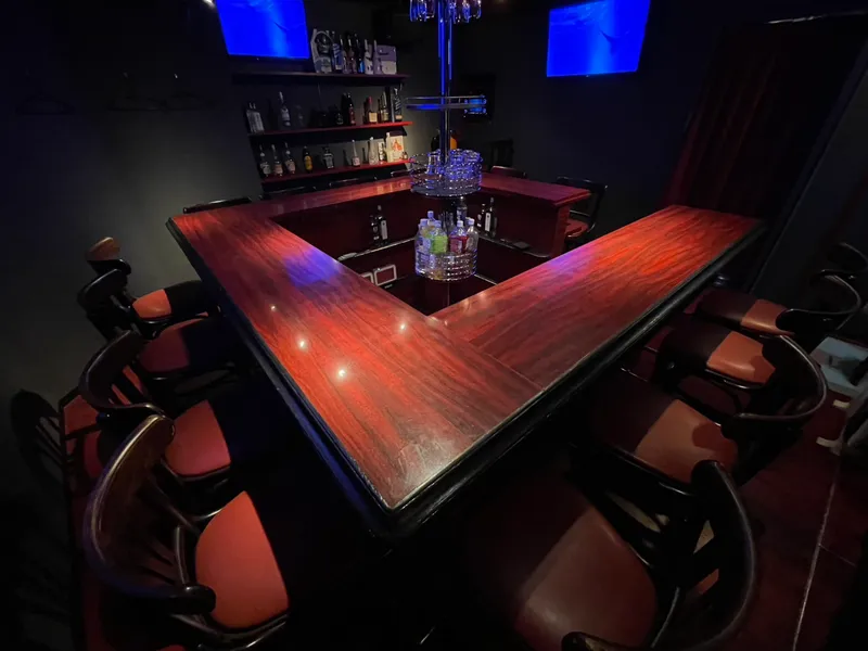 Girls Bar Pino (ピノ)のアルバイト・バイト求人情報-01
