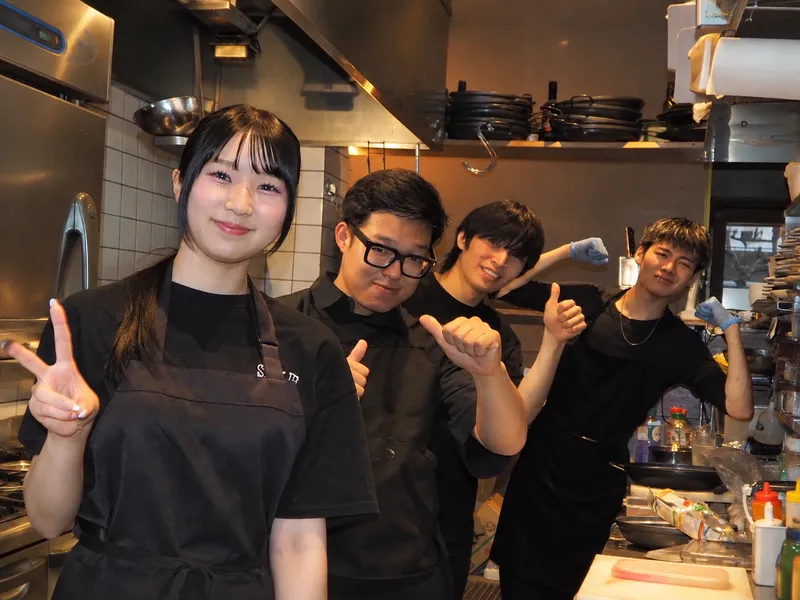 １３ＤＩＮＩＮＧ株式会社の求人・転職情報